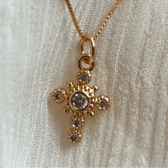 Jewelry - Elegant Gold Cross Pendant Necklace